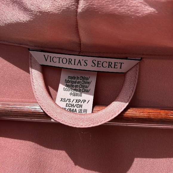 Victoria's Secret satin silk flounce ruffle robe women's size extra small​​ - Picture 4 of 6